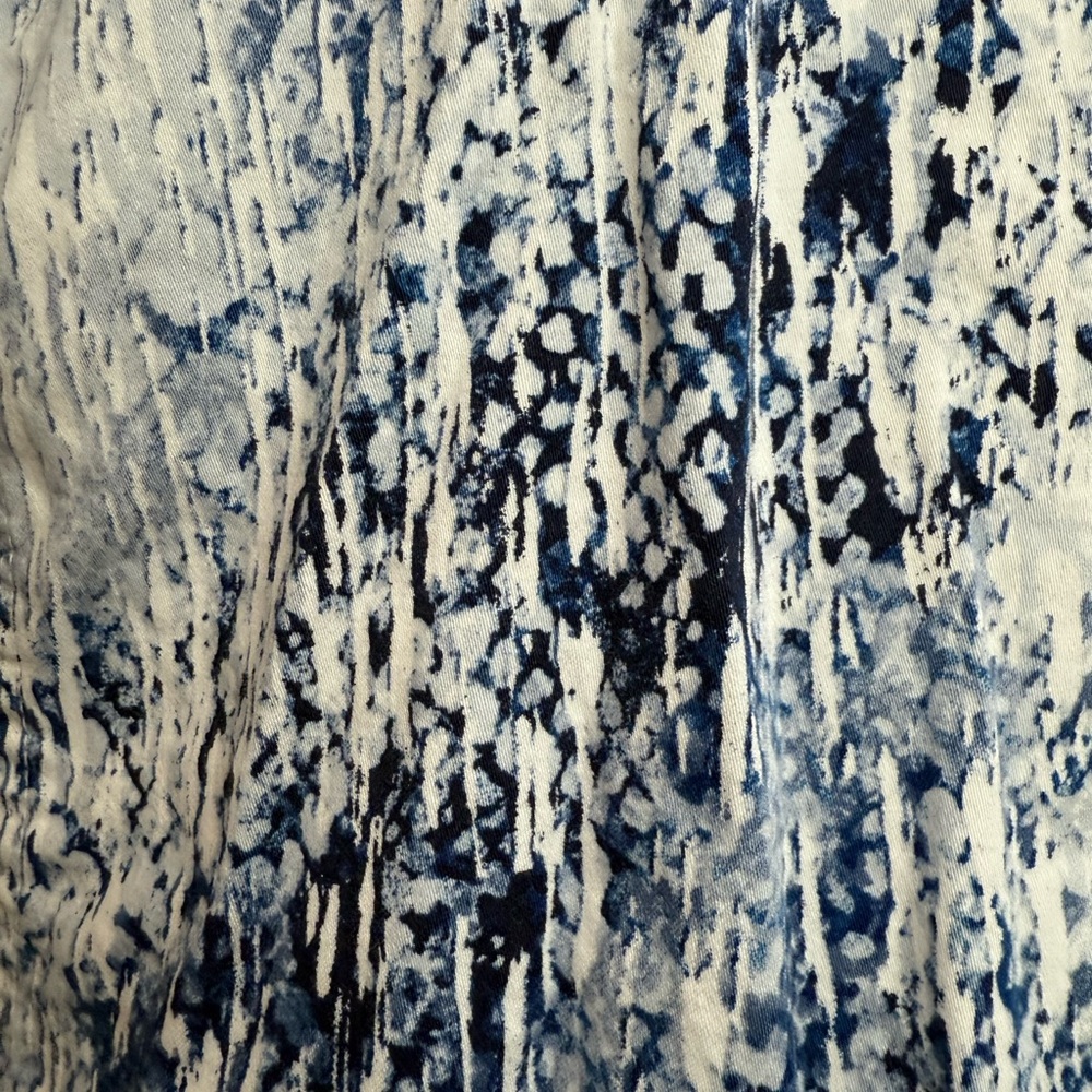 Chicos Women's Blue and White abstract zip up lightweight jacket size large (2) - Picture 7 of 13